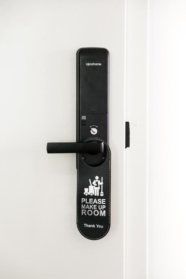 Marche 28 Guesthouse Montreux Bagian luar foto